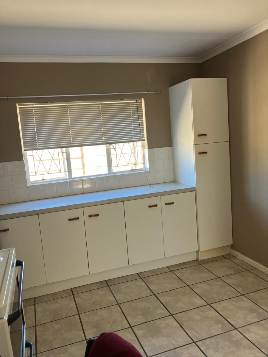 To Let 1 Bedroom Property for Rent in Bothasrus Eastern Cape